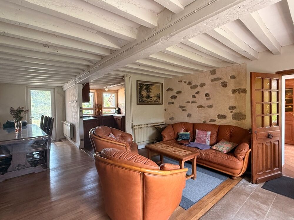 Vente Maison Maison de caractère en pierre, 134m², 4 chambres, Terrain de 2 668 m², proche des Trois Lacs 129 900 € Le bourg d hem