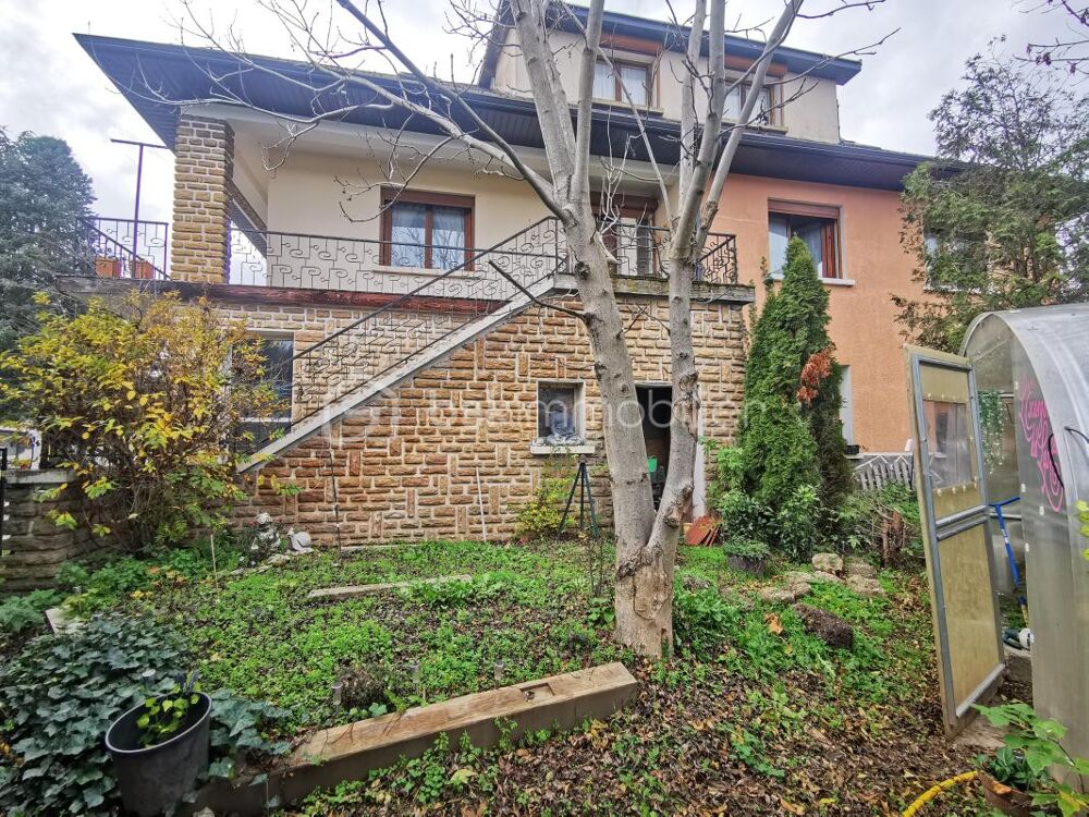 LA MURE SUD (38350)  VUE SUR LOBIOU - Sur une parcelle de 1 380m², Grande MAISON FAMILIALE de 222 m² + 229 m² de dépendances