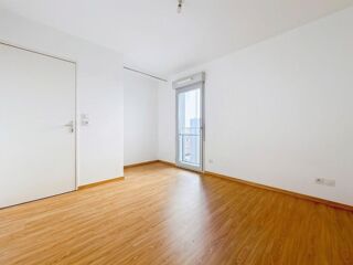 Vente Appartement DÉCINES-CENTRE - T2 lumineux de 46 m² - Balcon et Garage - Copropriété 2015 Decines charpieu