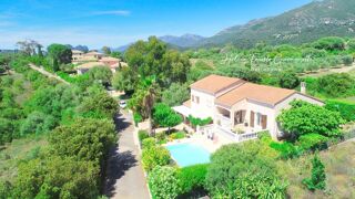  Villa  vendre 8 pices 256 m