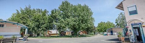 Dpt Saône et Loire (71), à vendre TOURNUS Camping sur 1ha et demi à 625 000  625000 71700 Tournus