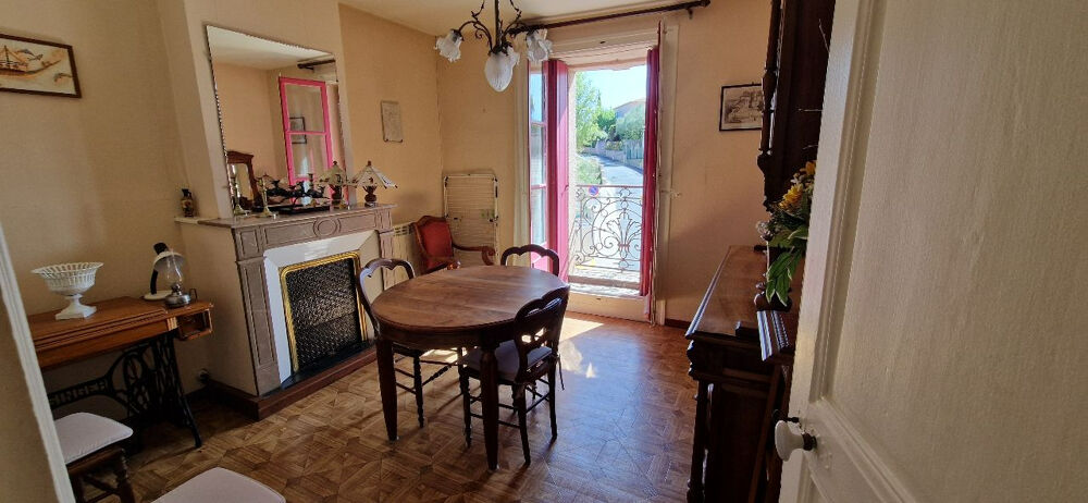 Maison de village avec garage et comble