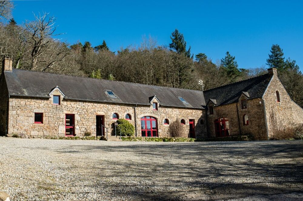 Dpt Morbihan (56), à vendre LE FAOUET Propriété du 19ème de 890 m² sur Domaine de 8 Hectares
