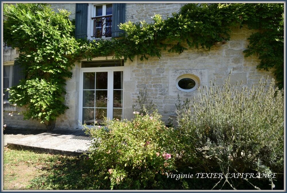 Maison à vendre 10 pièces VILLENEUVE LA COMTESSE (17) sur 4800 m² de terrain avec dépendances