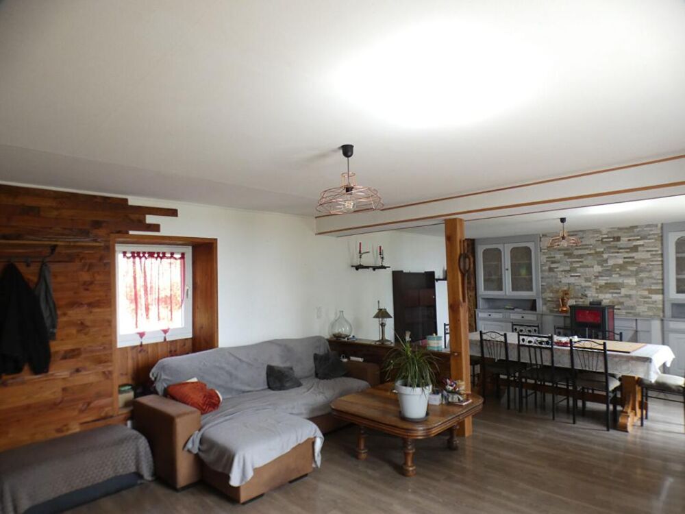 Maison avec 3 chambres entièrement rénovée, grange et four à pain