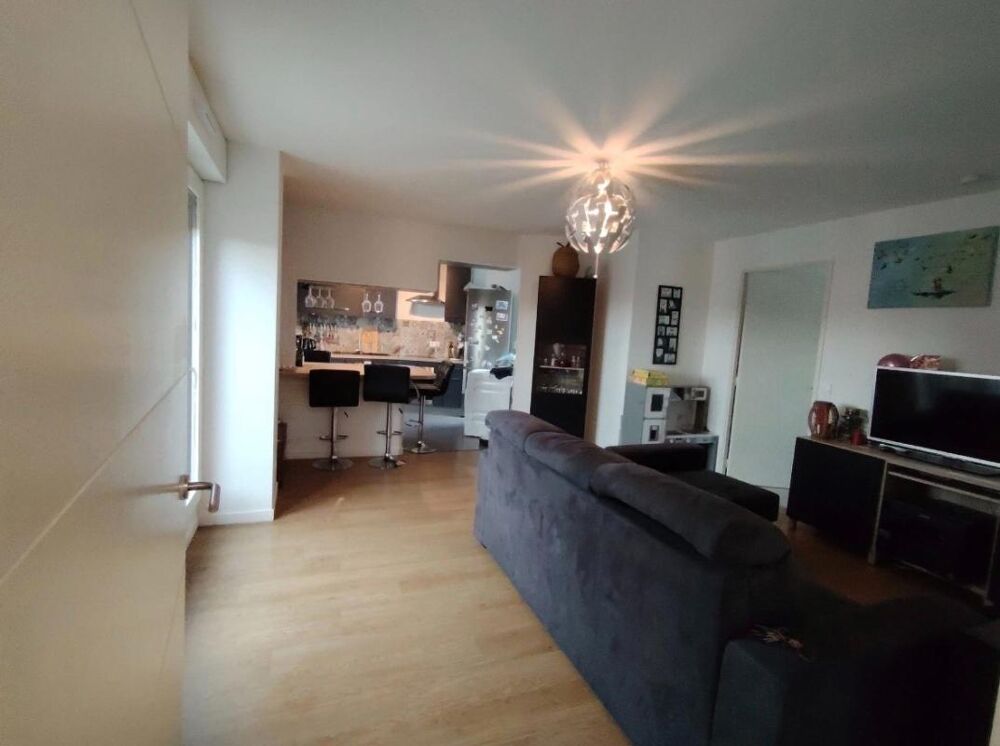 Vente Appartement Appartement  3 pièce(s) 63m2 + Terrasse 44m2 La courneuve