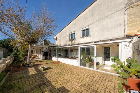   Maison avec vaste verger � Saint-Laurent-d'Arce Maison - 6 pi�ce(s) - 150 m�