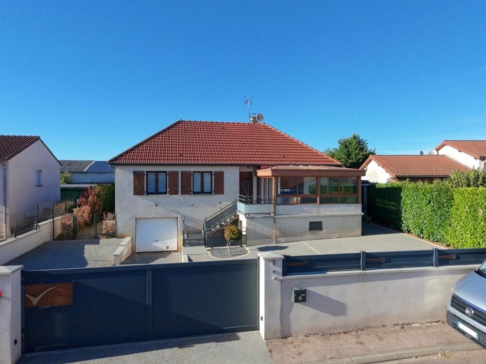 Vente Maison Maison à vendre 8 pièces Proche de LES ECHARMEAUX (71) Les echarmeaux