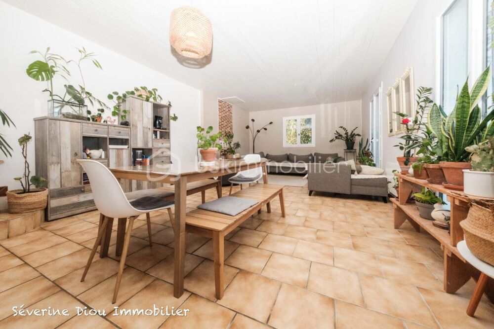 Vente Maison 6 CHAMBRES AVEC SDE & WC PRIVATIFS - UNE MAISON AUX MULTIPLES POSSIBILITÉS Navailles angos