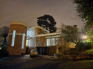  Propri�t�/ch�teau � vendre 10 pi�ces 566 m�