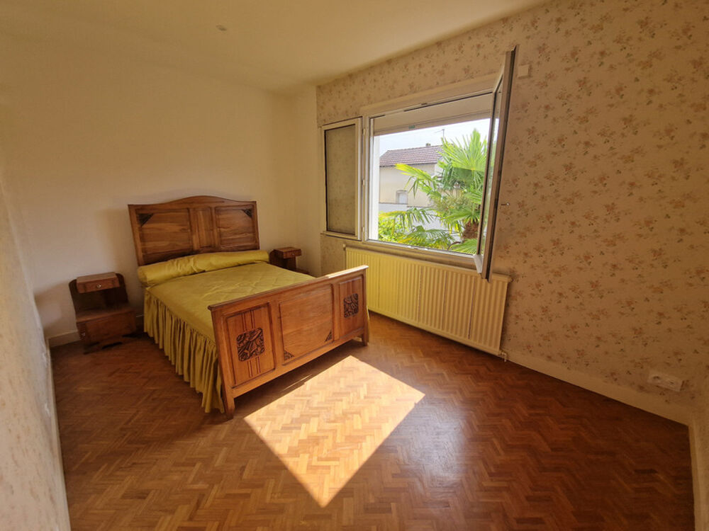 Vente Maison Dpt Charente Maritime (17), à vendre SAINT JEAN D'ANGELY maison P5 de 129 m² habitables avec garage Saint jean d angely