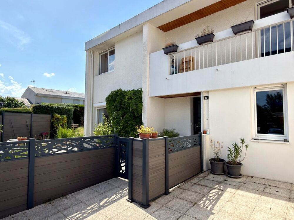 Vente Maison SAUMUR. Quartier Hôpital, Maison jumelée 4 chambres + bureau sur jardin arboré clos Saumur