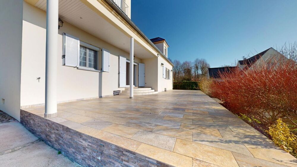 PROPRIÉTÉ DE STANDING 284 m2 de 8 PIÈCES 509 000