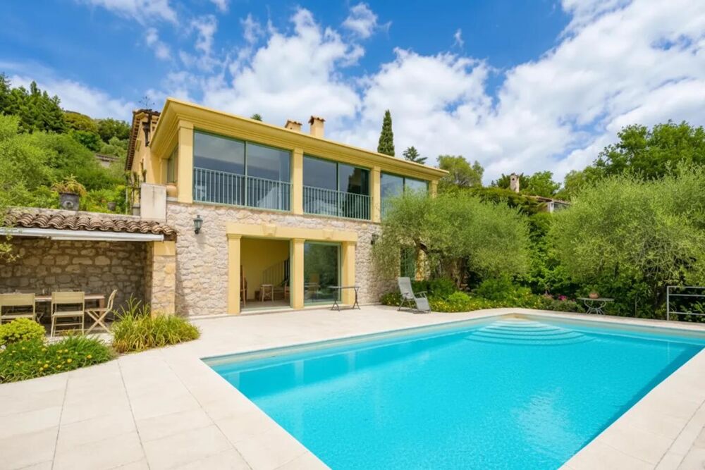 Villa avec piscine, vue sur collines, mer et lac + maison d'amis