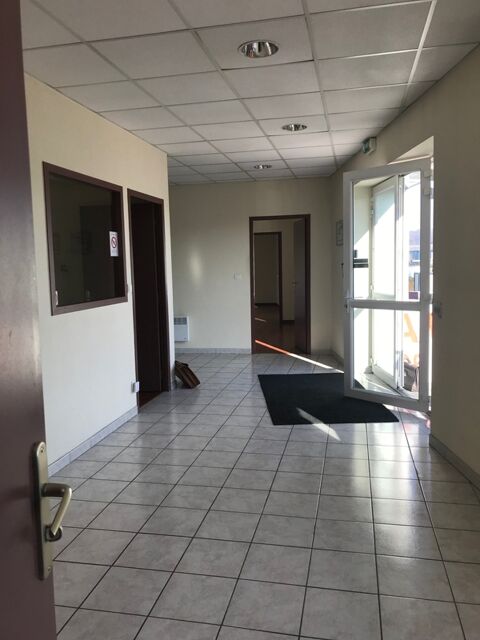   Dpt Dordogne (24), à louer PÉRIGUEUX Quartier des affaires 190 m² Bureaux, salle de réunion, parking 