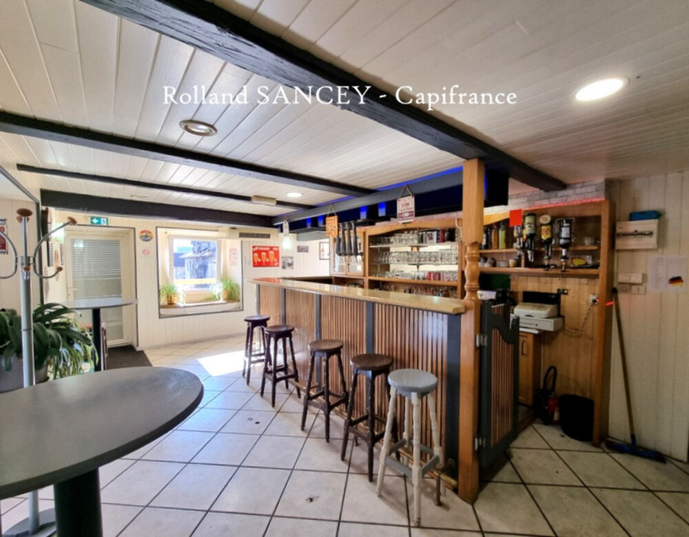 Maison avec commerce à vendre 10 pièces MONTECHEROUX (25)