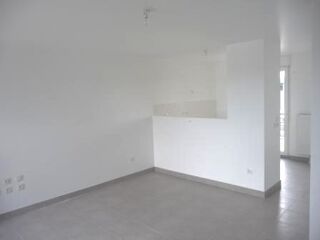  Appartement à louer 3 pièces 65 m²