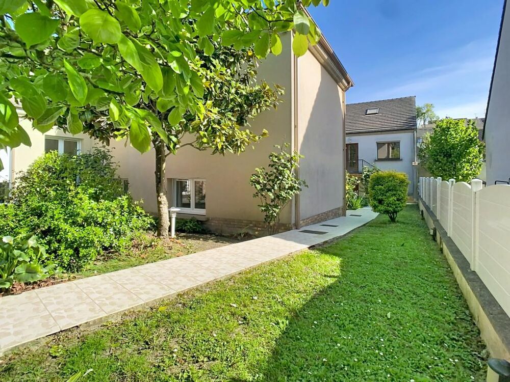 Vente Maison 2 maisons (286 m² habitables/352 m² au sol en tout) sur un terrain de 850 m² à 20 MN à pieds du RER D 