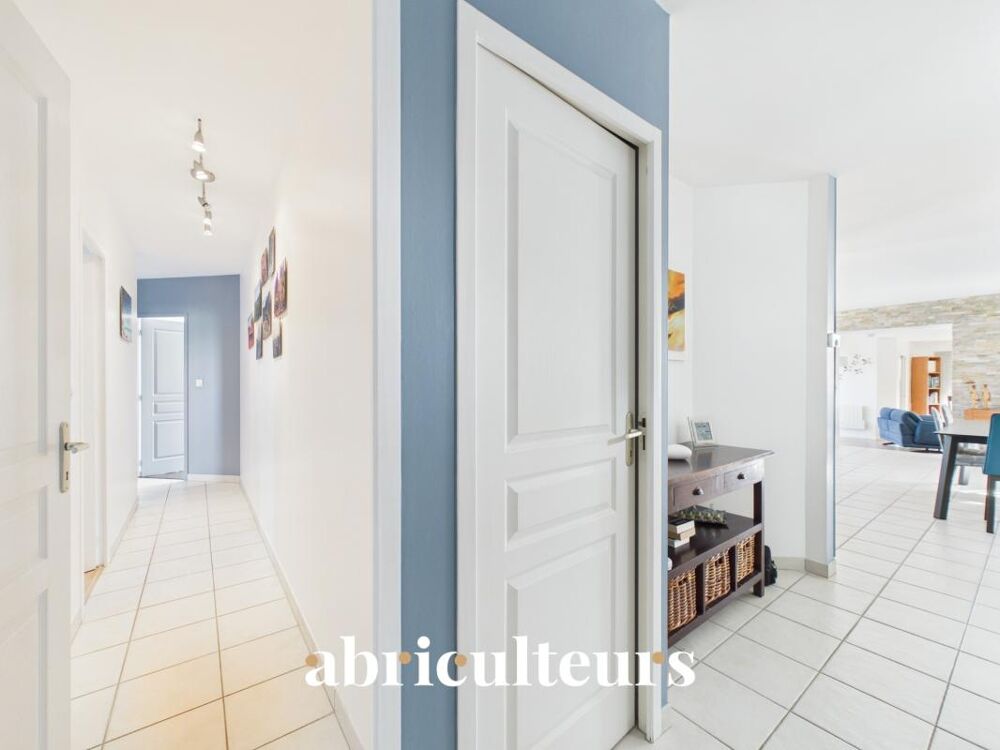Belle maison contemporaine de plain pied sur terrain de 1000 m2 en vente à Sainte-Pazanne (44680)