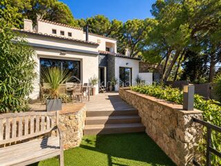  Villa à vendre 6 pièces 222 m²