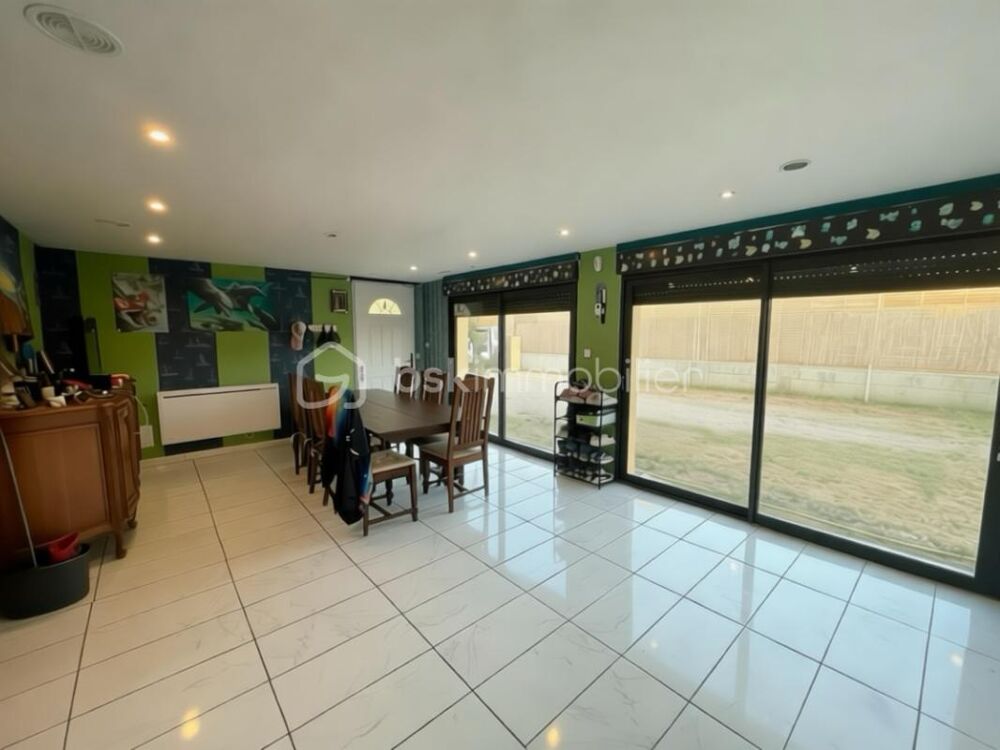Maison familiale 115 m²  4 chambres  Plain-pied  DPE C  Aoste
