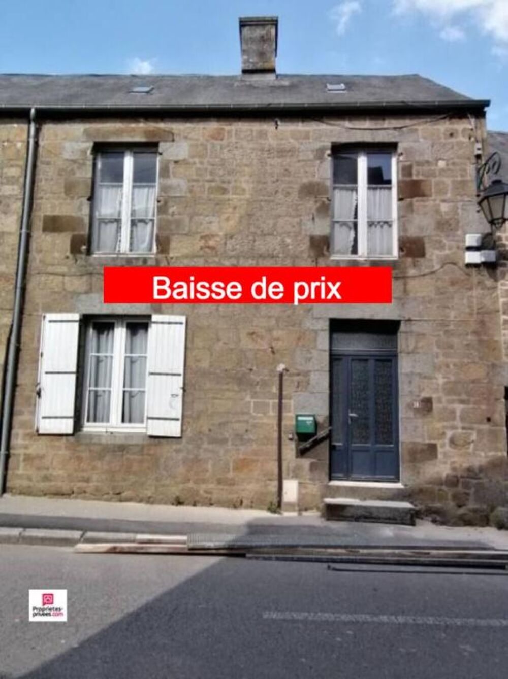 Vente Maison CARROUGES (61320) Maison de bourg, 4 pièces, 3 chambres , 75 m2 environ PRIX  35500  honoraires 12,70% inclus à la charge de l'a Carrouges