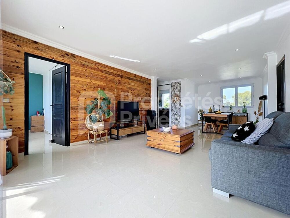 Vente Appartement T4 traversant plein Sud . Le Cannet . Entièrement rénové 2023 . Parking privatif couvert . Cave Le cannet