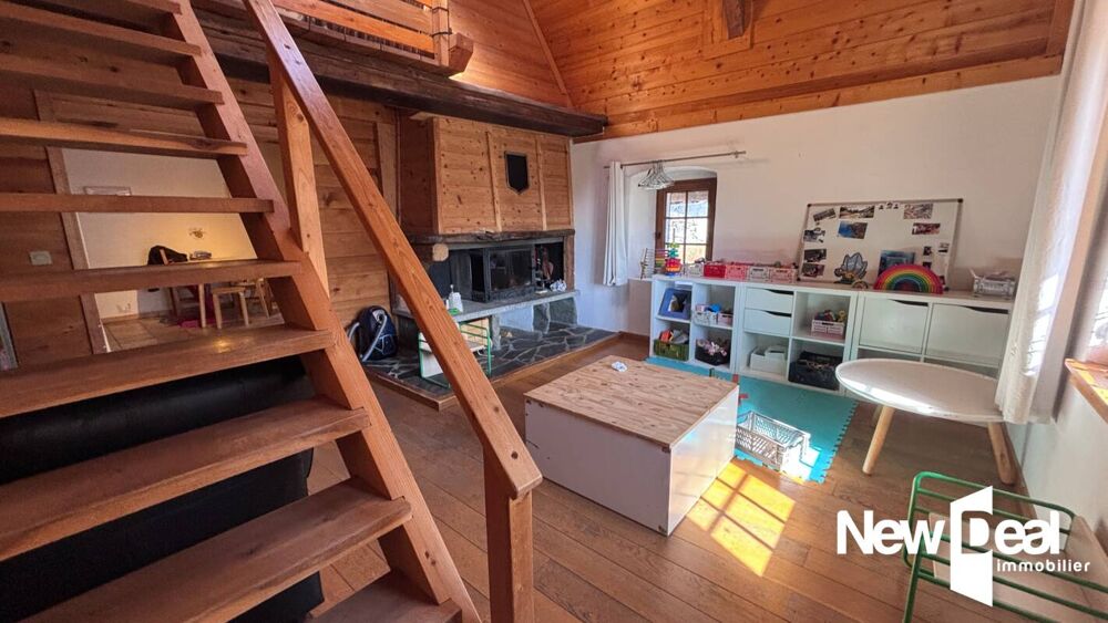 GRAND APPARTEMENT DANS MAISON DE PAYS avec travaux à réaliser - 4 pièces - 3 CHAMBRES - TERRASSE- 2 places de parking Extérieur