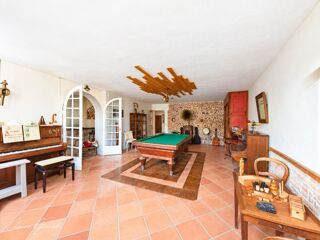  Maison à vendre 12 pièces 375 m²