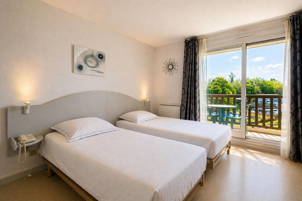 Dax (40) - À vendre studio meublé avec balcon et parking au coeur des thermes de Dax