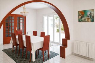  Propriété/château à vendre 8 pièces 208 m²