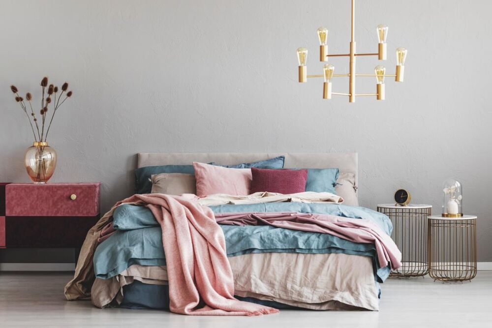 **RARE: 4 PIÈCES LUMINEUX AVEC BALCON + PARKING IDÉALEMENT SITUÉ**