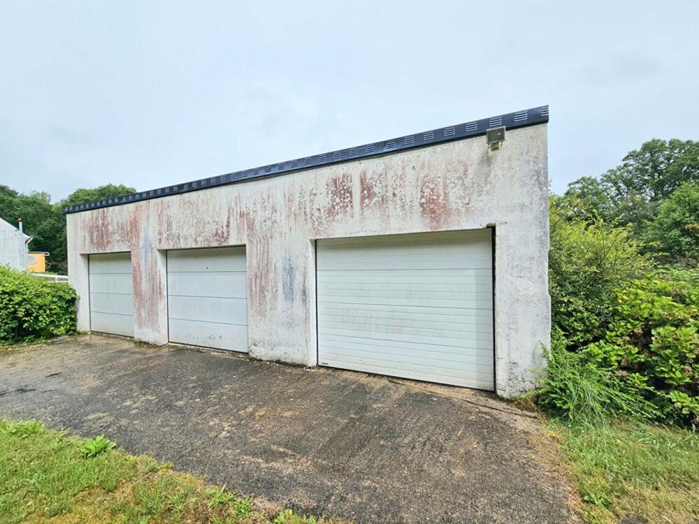 Lanvenegen - Petite pépite : Maison en bordure de rivière de 104 m2 - 3 chambres - sur 2.290 m2 de terrain - Prix : 125.600