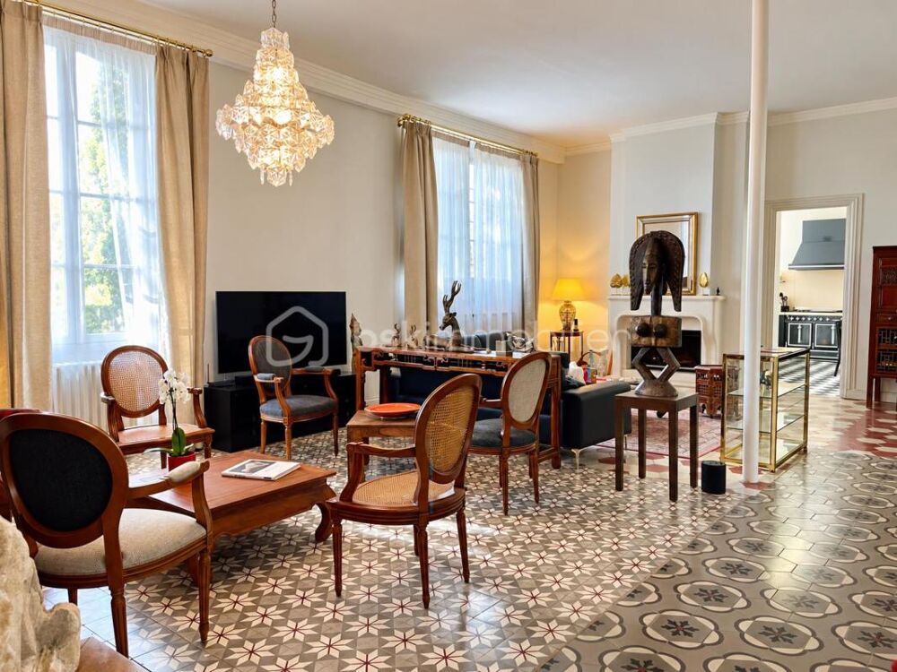 Vente Propriété/Château Maison de maître : cinq suites, piscine, spa et garage de 100 m² Castelnau d aude