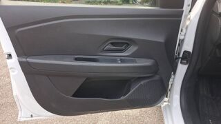 Sandero 1.0 65 Essential - Entretien constructeur 2024 occasion 56890 Saint Ave