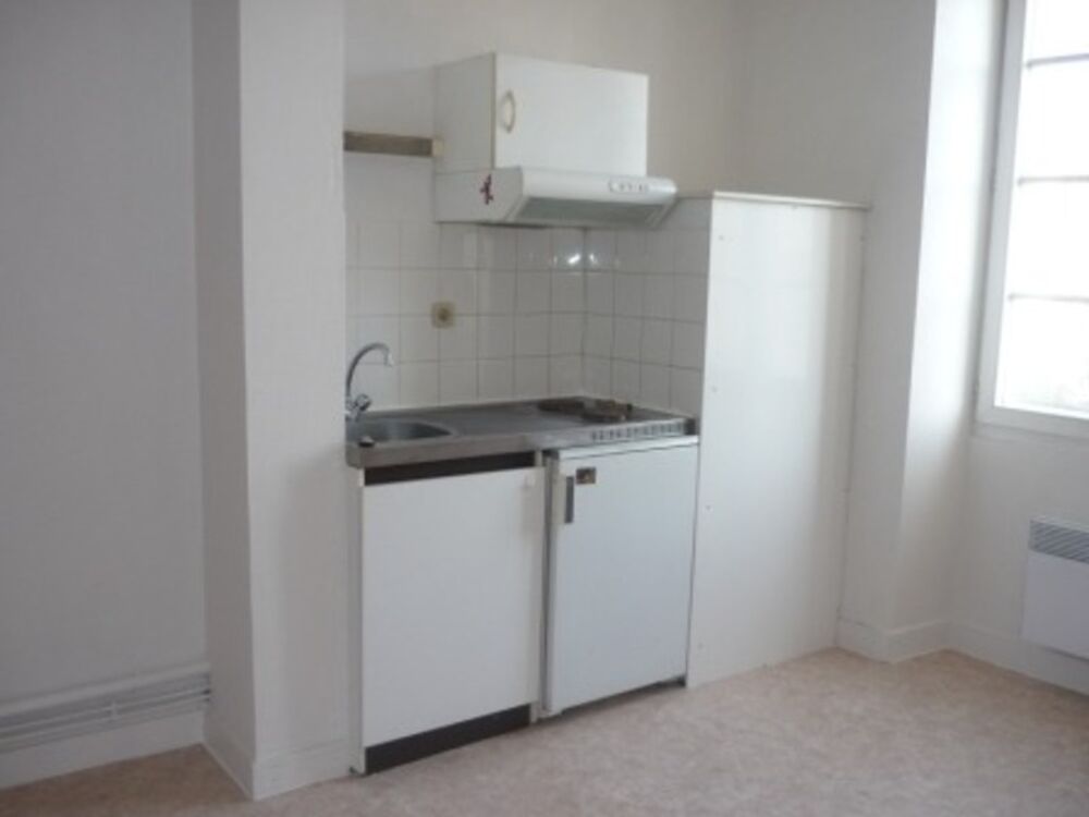 Vente Appartement Appartement T2 en résidence sécurisée, face Hôtel de Ville, proche tous commerces et transport Angouleme