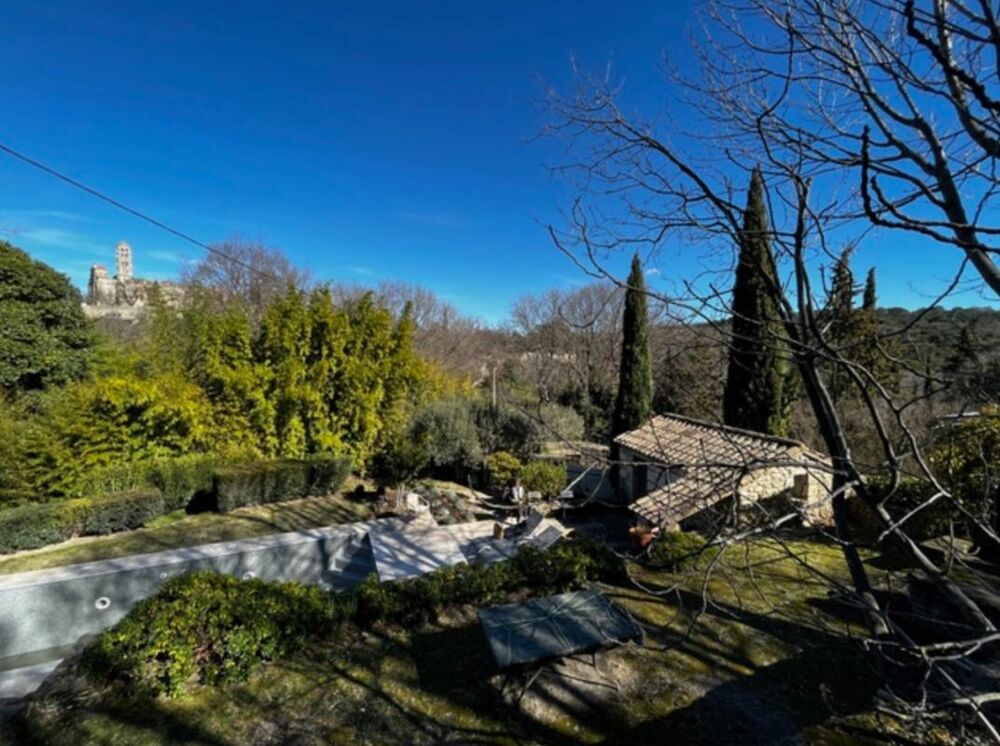  vendre  Proprit/chteau Uzs (30700)