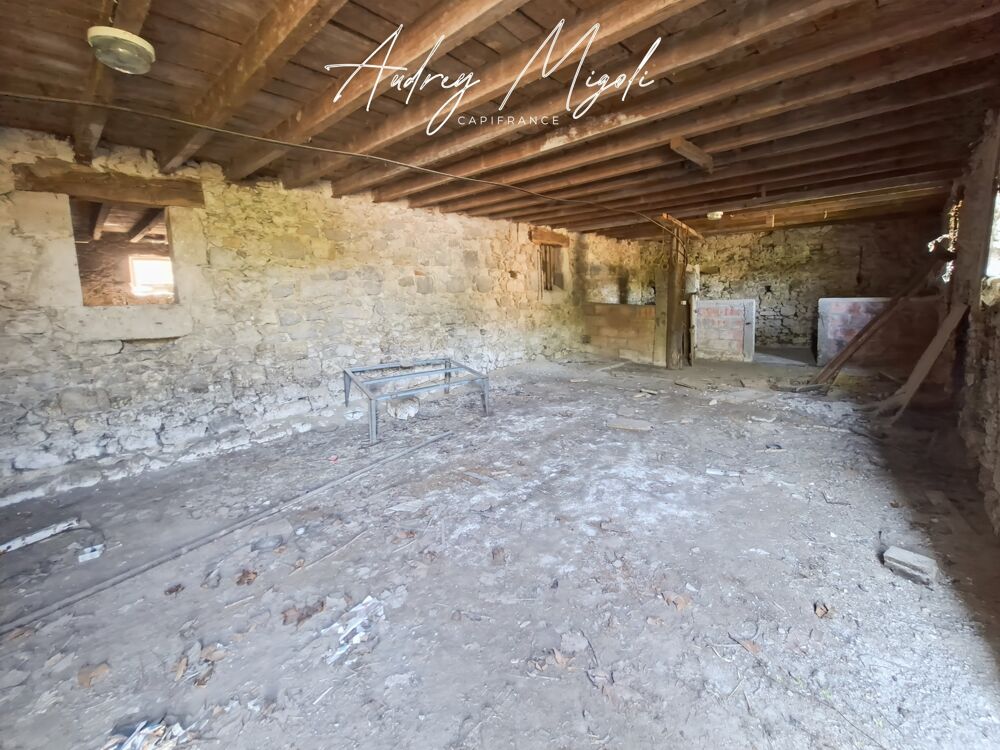 Grange en pierre à rénover entièrement, au coeur d'Astaffort, plus de 200m²