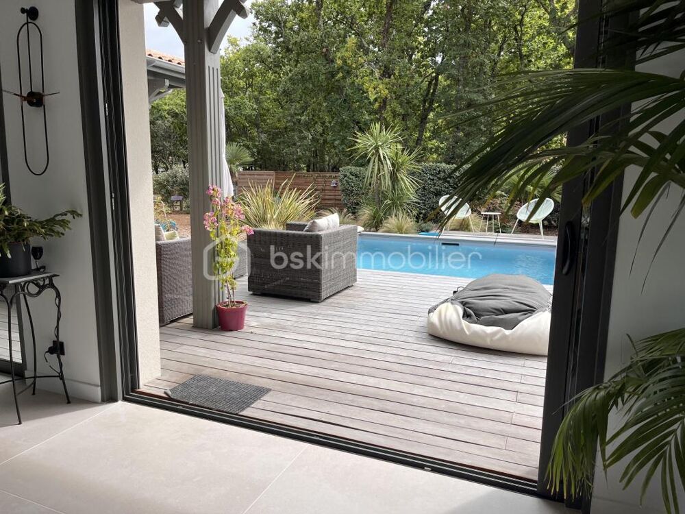 Vente Maison VILLA D'EXCEPTION À SOULAC-SUR-MER – À 400 MÈTRES DE L'OCÉAN Soulac sur mer