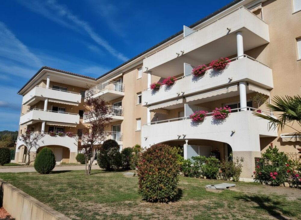 BRIGNOLES Appartement T3 avec grande terrasse et parkings