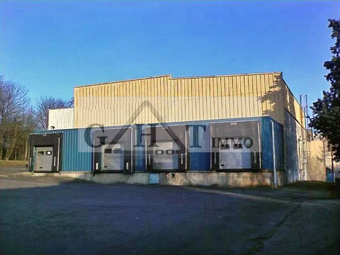 A LOUER - ORSAY - ENTREPOT ET BUREAUX DE 1 200 M² 8315 91400 Orsay