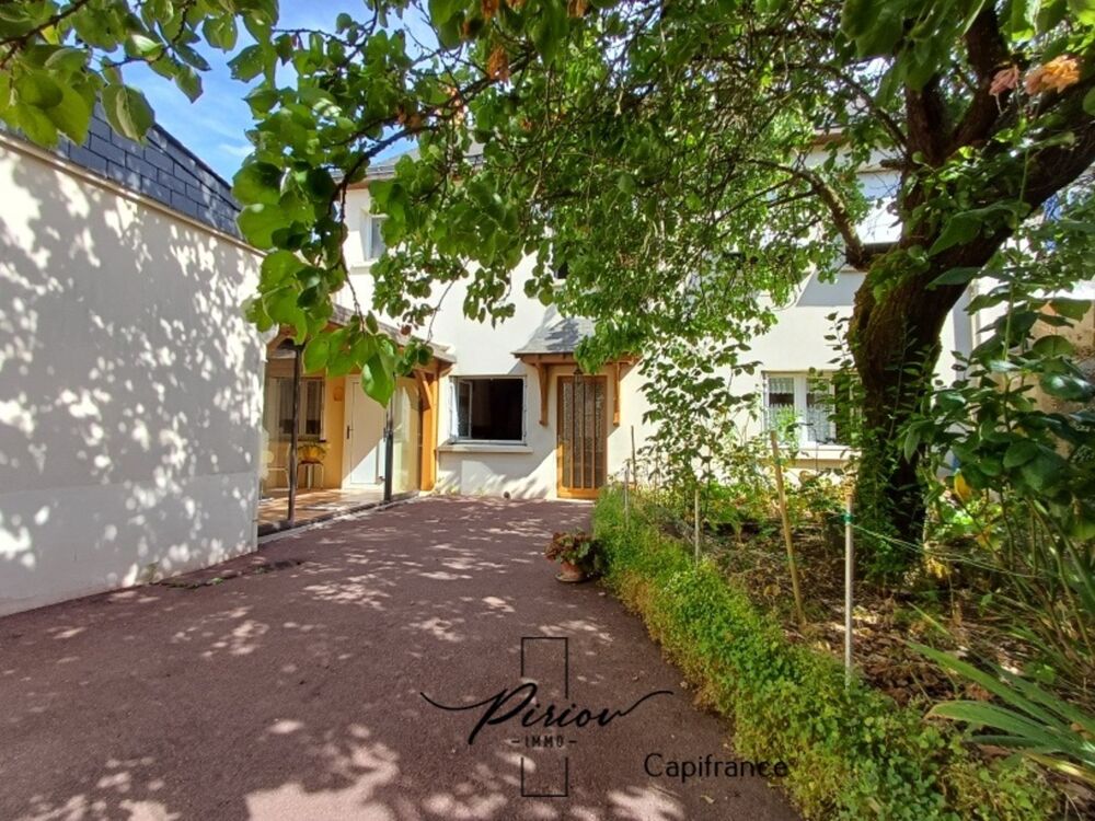 Maison de ville, vie de plain pied, 2 salles d'eau, 3 chambres