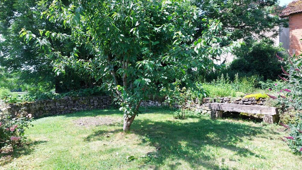 Vente Maison Maison Corre 7 pi�ce(s) 181 m2, d�pendances, jardin Corre