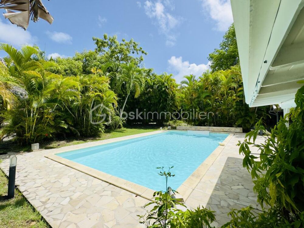 Vente Propriété/Château MAISON  226 M2 AVEC PISICINE ET TERRAIN 3000 M2 Saint francois