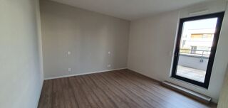  Appartement à louer 3 pièces 81 m²
