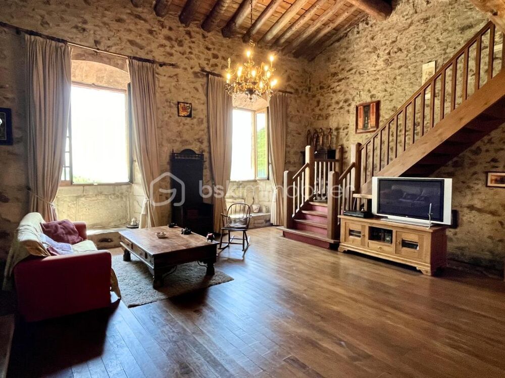 Appartement exceptionnel de 148 m² dans château médiéval du XIIème siècle