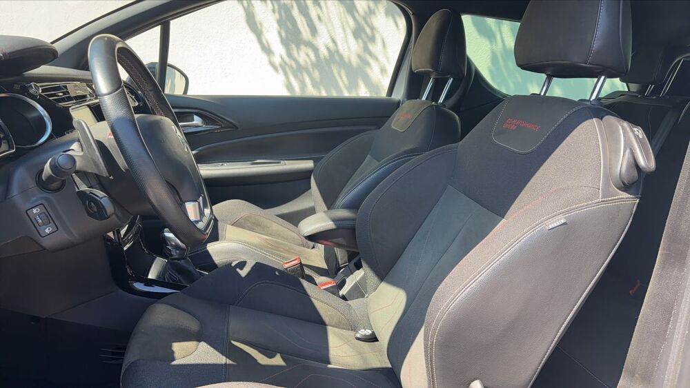 DS3 1.2 PureTech 110 EAT6 Performance Line 2019 occasion 34990 Juvignac