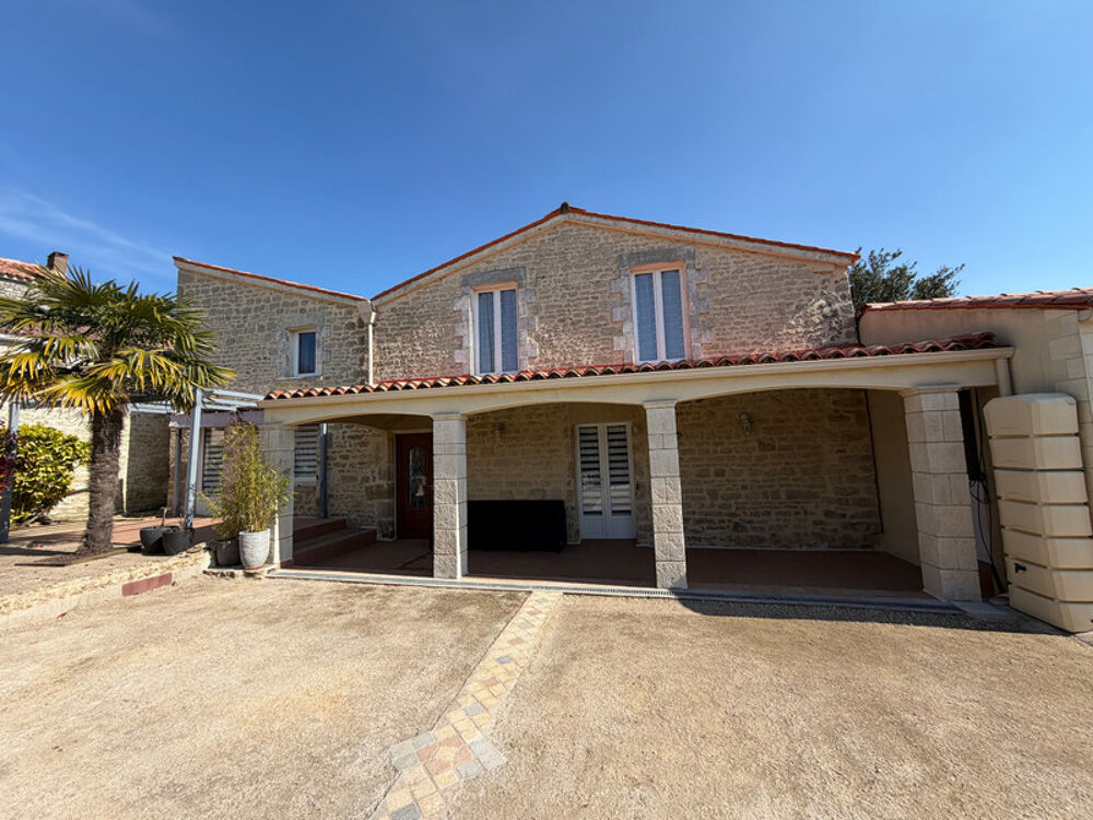 SAINT MICHEL LE CLOUCQ (85) 5 MIN FONTENAY LE COMTE MAISON PIERRES RENOVEE 5 CHAMBRES GARAGE ET JARDIN