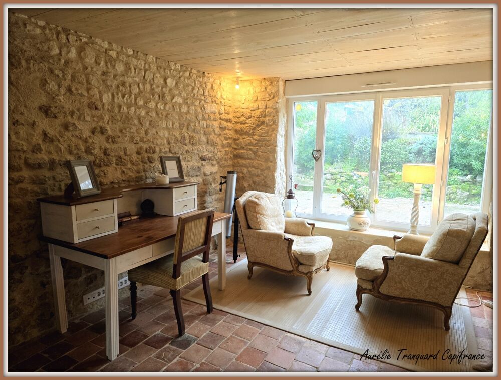 Maison à vendre 4 pièces ANTEZANT LA CHAPELLE (17) LONGERE/ maison charentaise avec dépendances