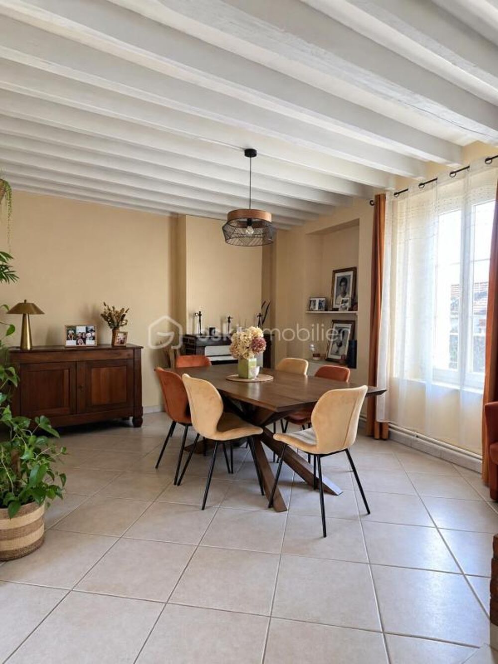 Vente Maison Charmante maison de 145 m² avec séjour cathédrale Veron